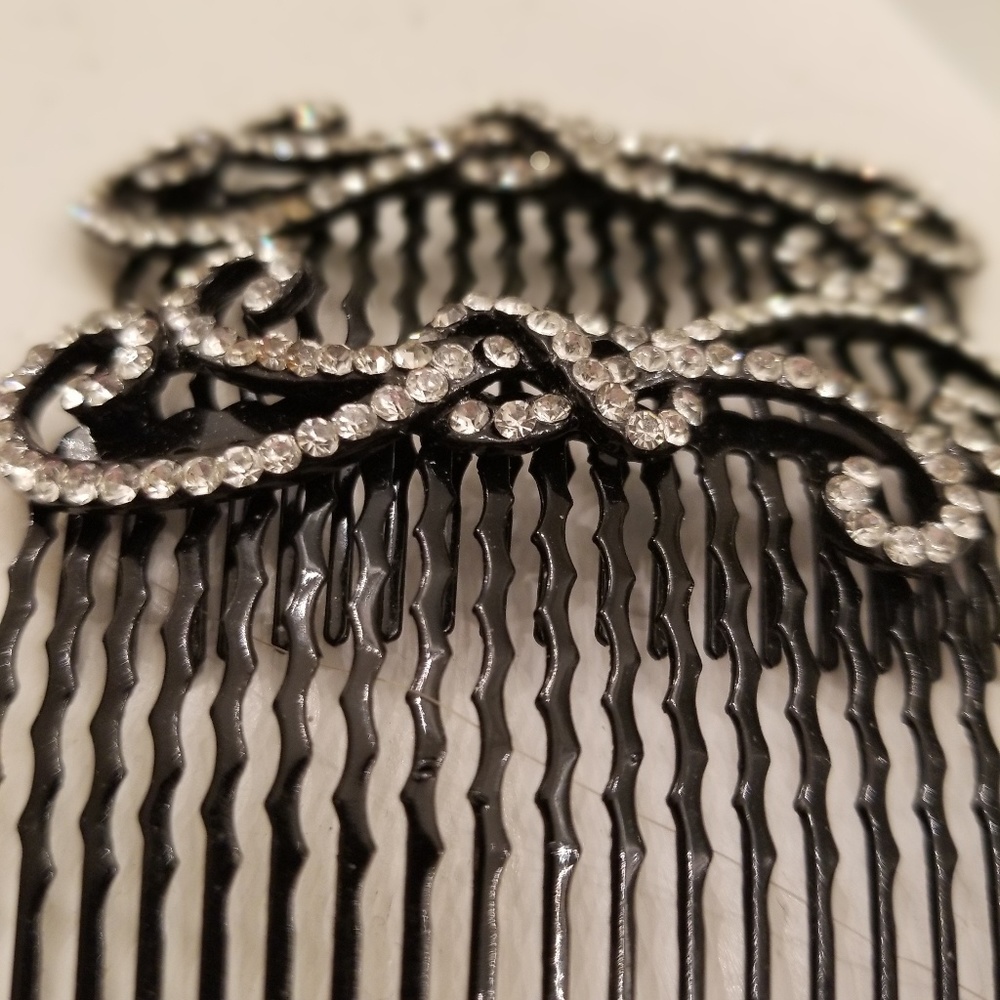 Crystal barrets with black frame